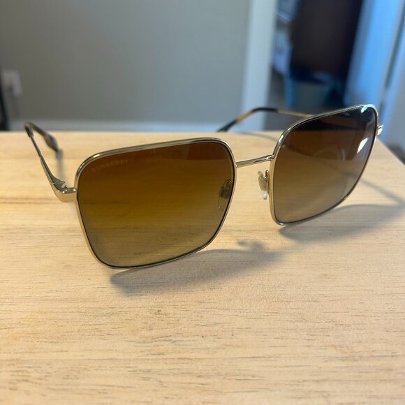 Burberry Rounded Square Sunglasses - Picture 1 of 4